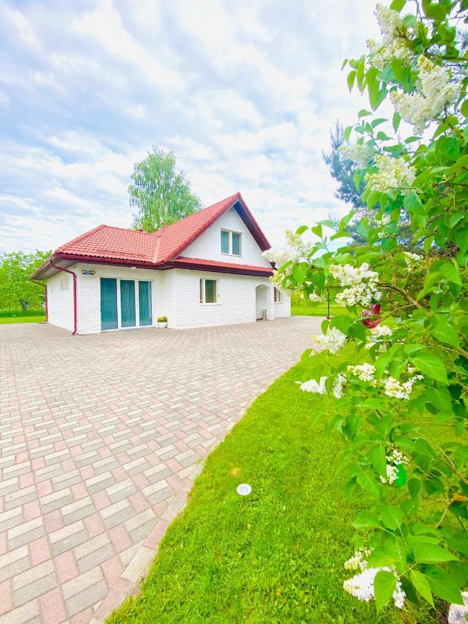 Party House Hotel Cielavas ภายนอก รูปภาพ